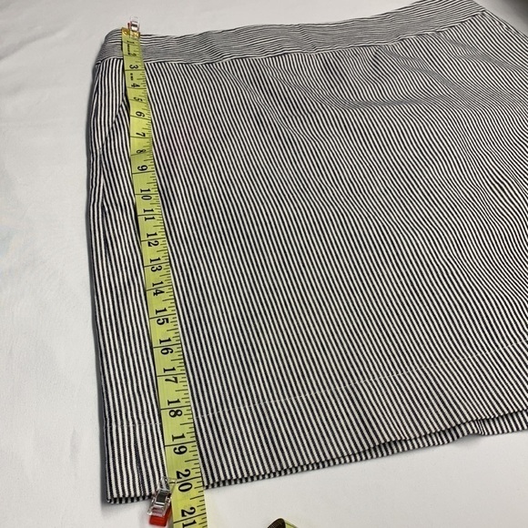 Talbots Cotton Skirt Striped Size 12P Grey and White Stripes - Picture 10 of 10